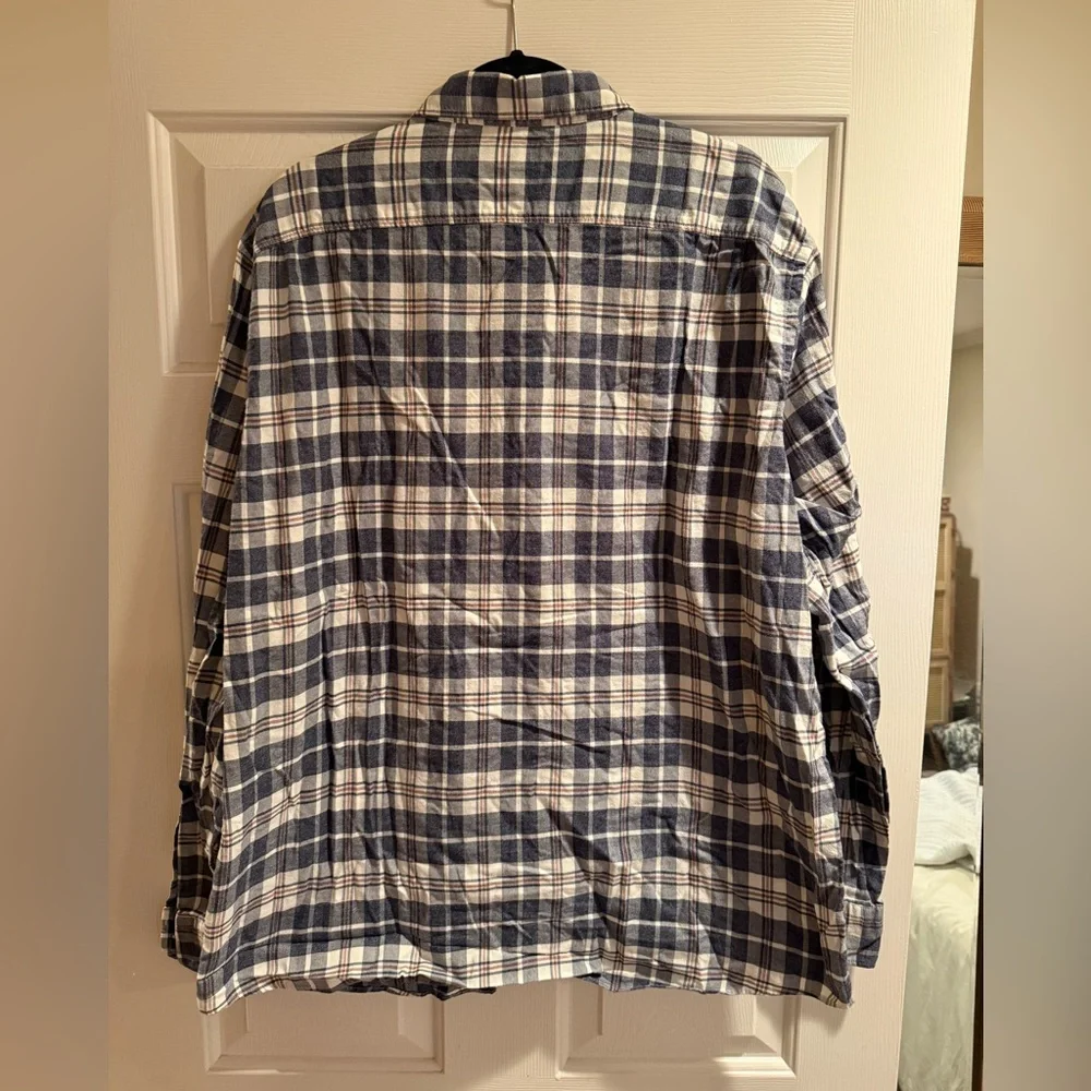 Faherty Stretch Lightweight Flannel - Picture 3 of 4